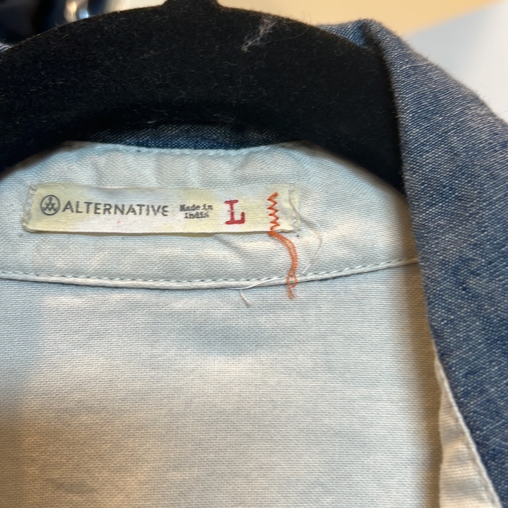 Alternative denim button down - Picture 4 of 4